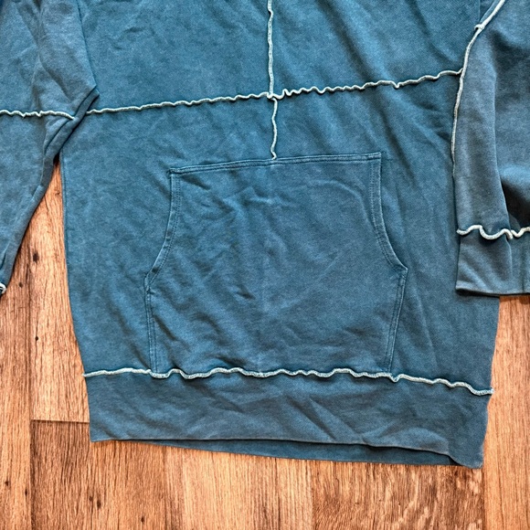 Wild Fable Women’s Oversized Hoodie Green Exposed Seam Raw Edge Pullover NEW - Picture 3 of 8